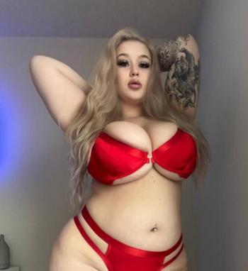 Nova Aurora, 27 Caucasian/White female escort, Comox Valley