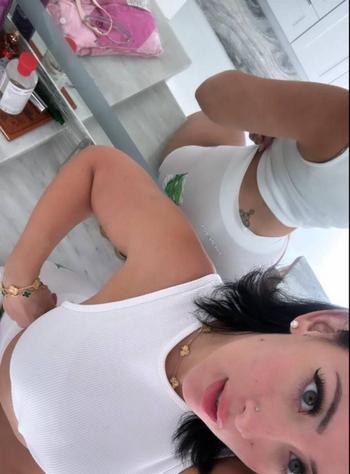 Roseline, 24 Caucasian/White female escort, Comox Valley
