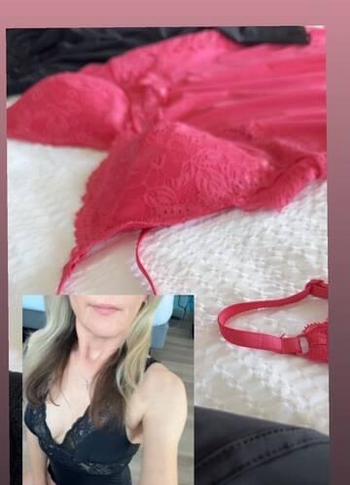 Marie, 38 Caucasian/White female escort, Comox Valley